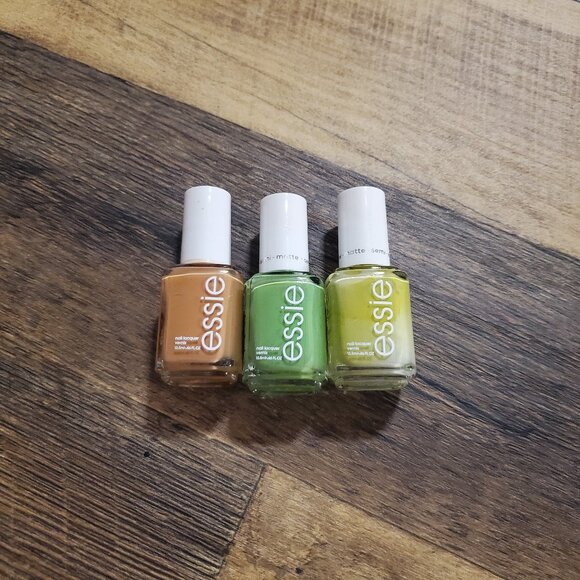 Essie Nail Polish Bundle - Picture 1 of 4